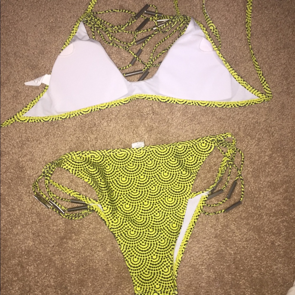 NWOT CHEEKY BIKINI 👙 - Picture 2 of 8